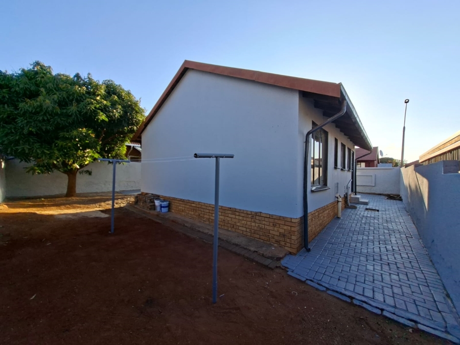 3 Bedroom Property for Sale in Geelhoutpark North West